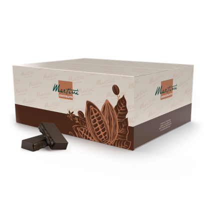 Krem i smeđa kutija Martini Cioccolato s grafikom mahuna kakaa, pored dvije složene tablice tamne čokolade.