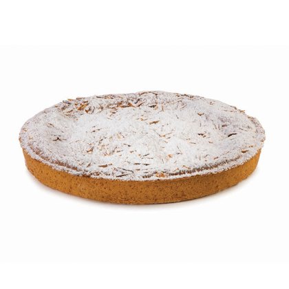 Okrugla torta sa zlatnom korom, ukrašena listićima badema i šećerom u prahu, na bijeloj podlozi.