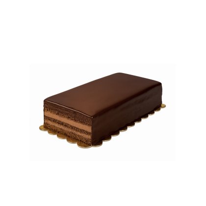 Pravokutna slojevita čokoladna torta sa sjajnom glazurom od tamne čokolade na zlatnoj valovitoj podlozi.